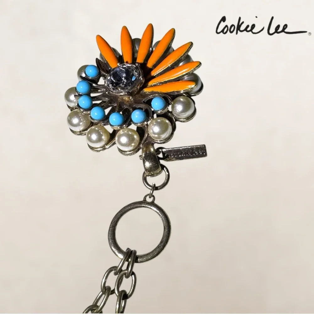 🛍️SALE🛍️ Cookie Lee Silvertone Long Chain Floral Pendant Necklace - Picture 2 of 5